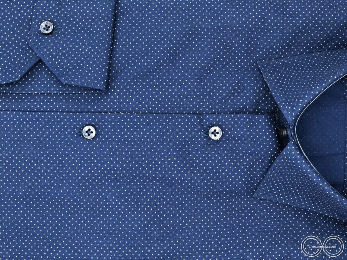 Camicia a pois uomo blu con puntini bianchi colletto italiano camicie online uomo Mosca